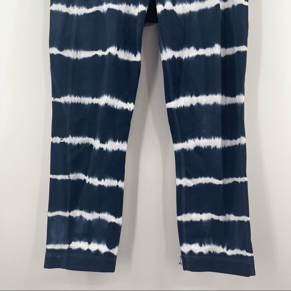 ATHLETA Bundle Capri Leggings Camo & Tie Dye Athletic Gym Run Fitness SZ Medium - Picture 13 of 15